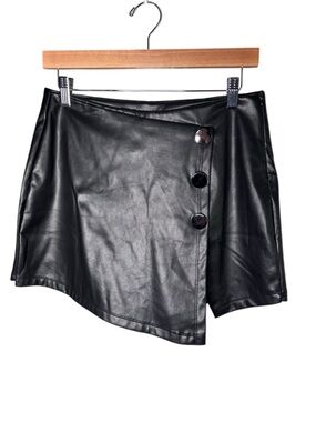 Haute Monde Black Vegan Leather Asymmetric Wrap Skort Size Medium